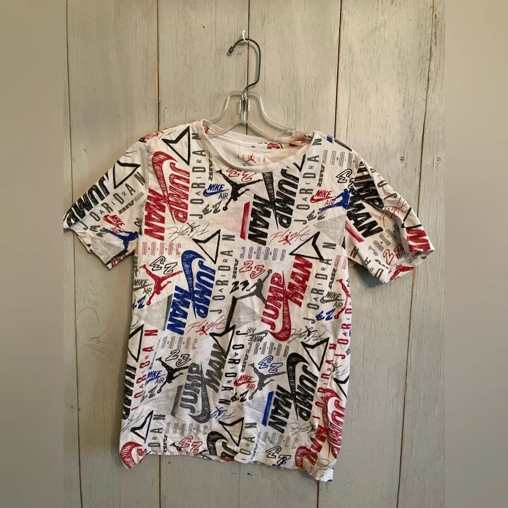 NIKE AIR JORDAN BOY'S‎ ALL OVER PRINTED TEE T-SHIRT Size Large